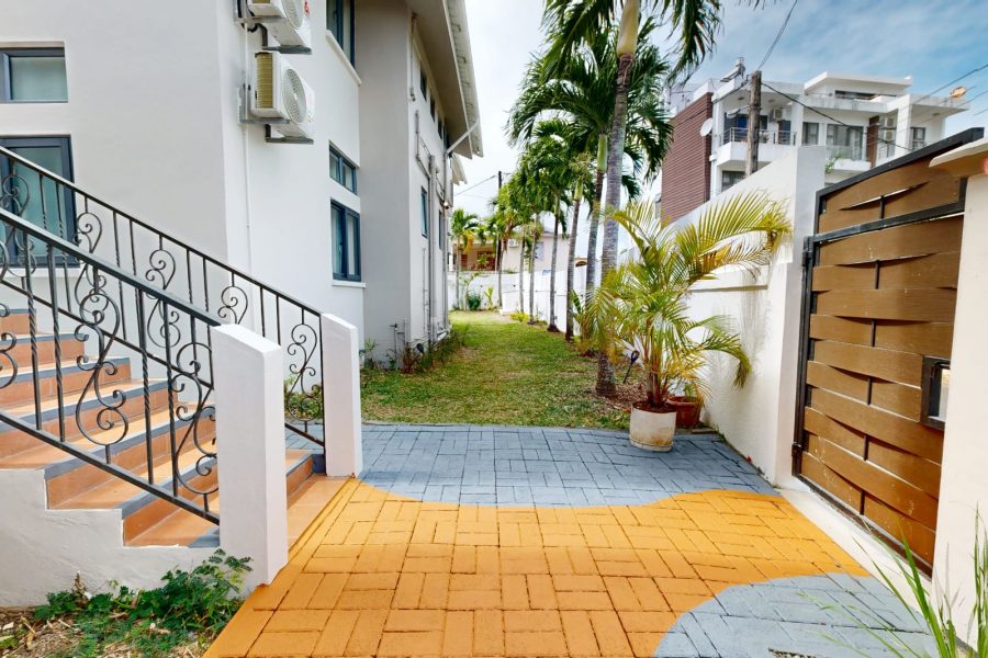 🏡 Ground and First Floor Apartment for Rent – Pereybere (Short-Term Rental) photograph 2