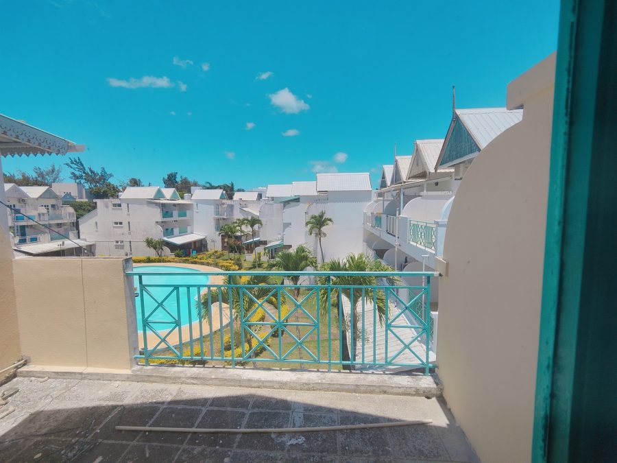 Triplex at Pereybere photograph 9