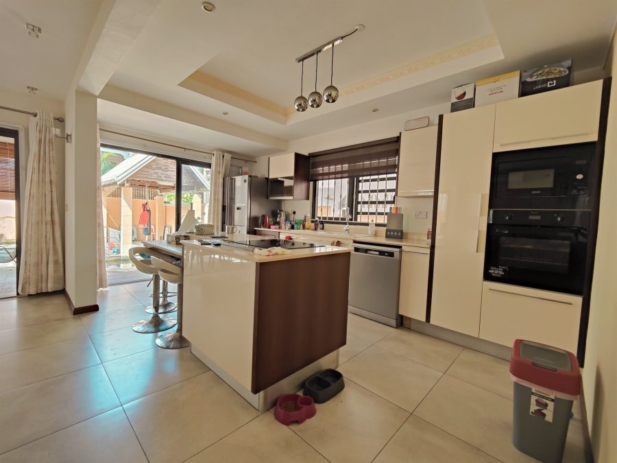 Villa at Pereybere photograph 4