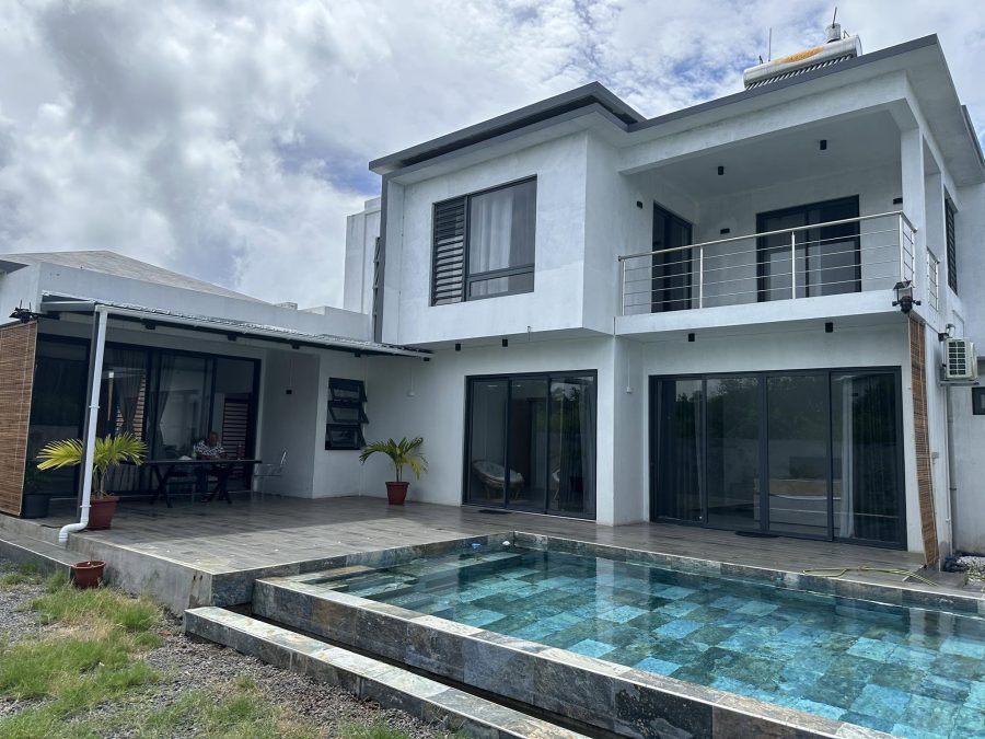 Modern Villa with Private Pool | Calodyne