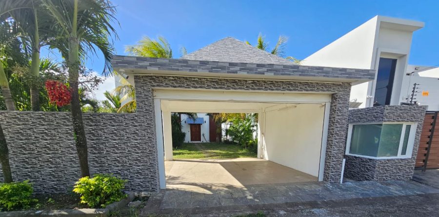 4 bedrooms villas at Chemin 20 pieds Pereybere photograph 3