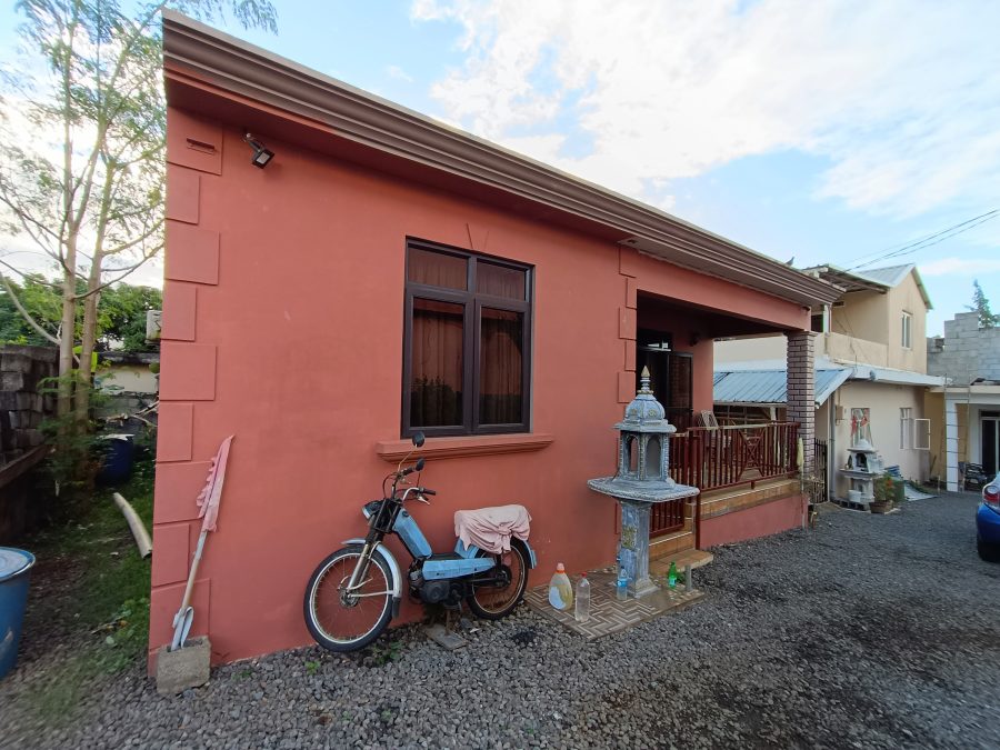 House in Fond du Sac - first position in a family yard photograph 8