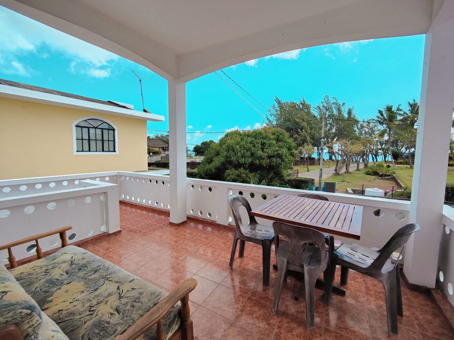  Apartment at Pointe aux Cannoniers  photograph 9