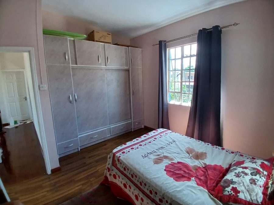 House at Lower vale photograph 4