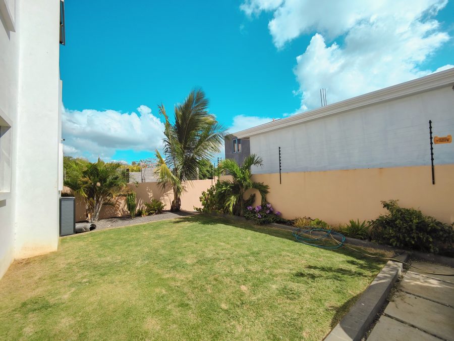 Modern Villa – Pointe aux Piments photograph 3