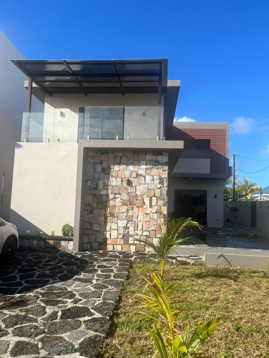 🏡 Villa – Calodyne  photograph 2