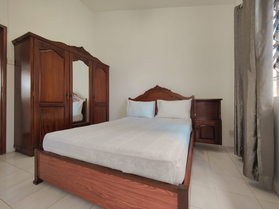 Beachfront Villa in Mont Choisy photograph 2