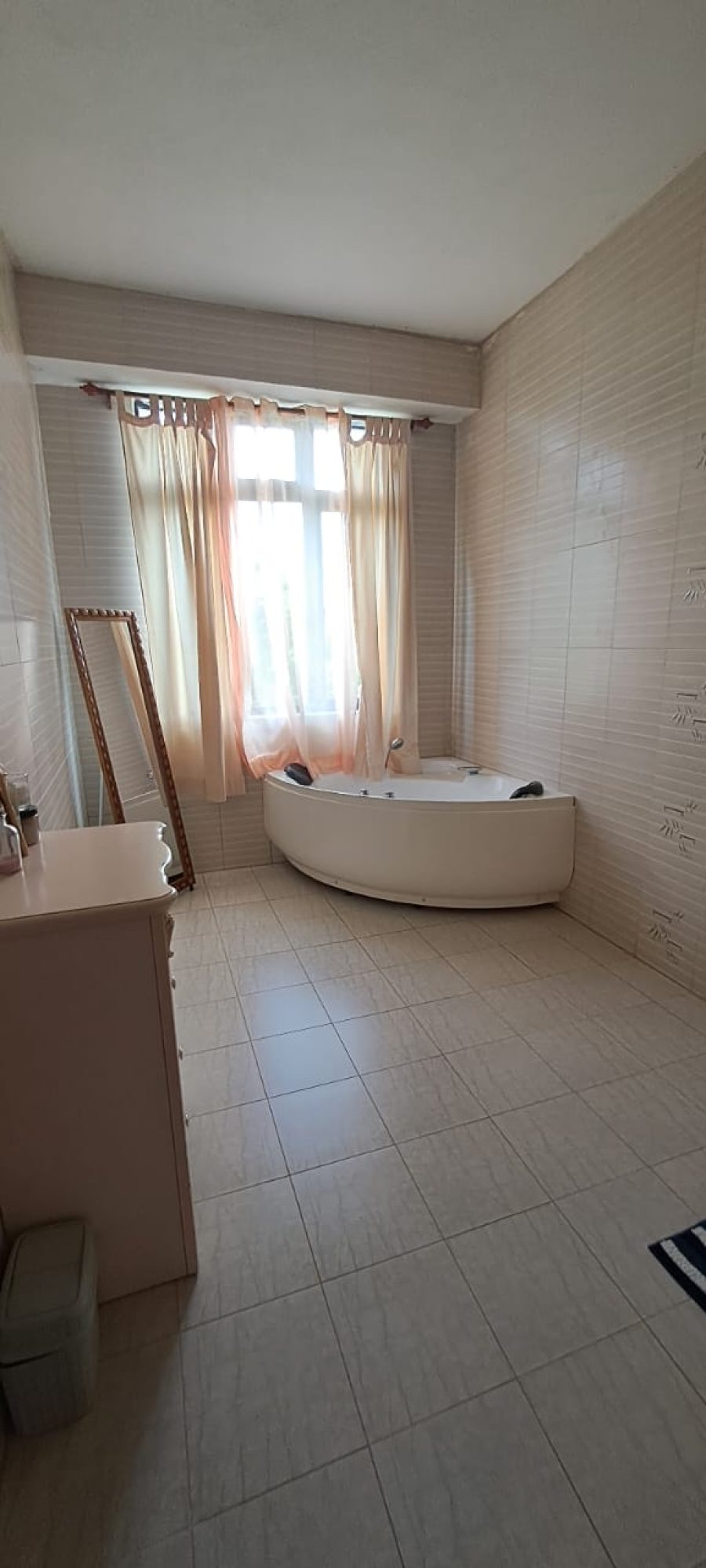 Apartment at Calodyne  photograph 9