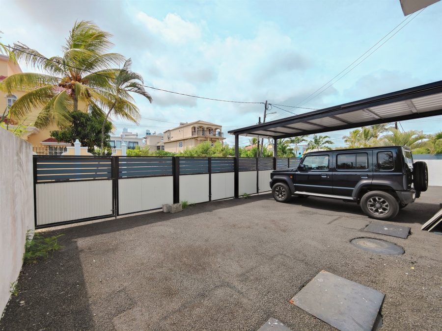 Ground floor Apartment at Mont Choisy photograph 7