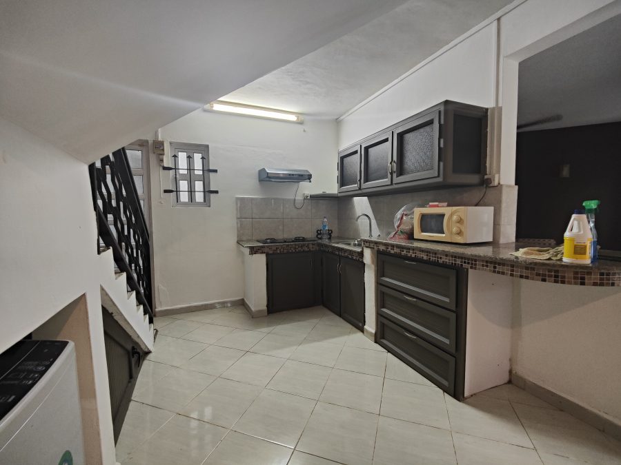 Duplex at Balaclava photograph 13