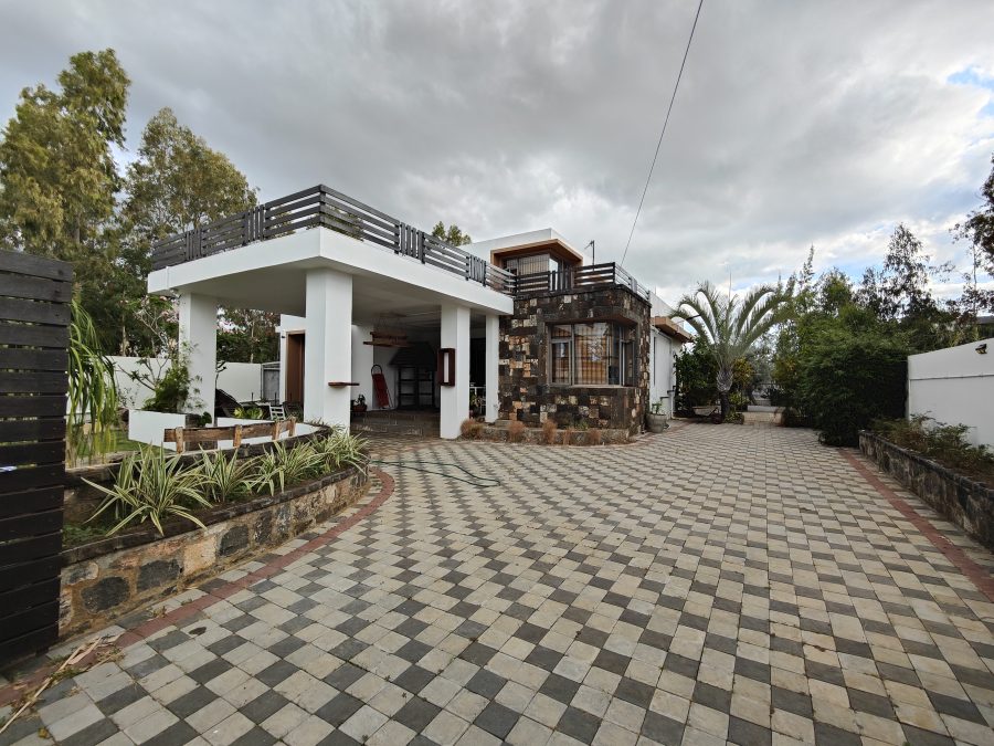 House at Balaclava photograph 10