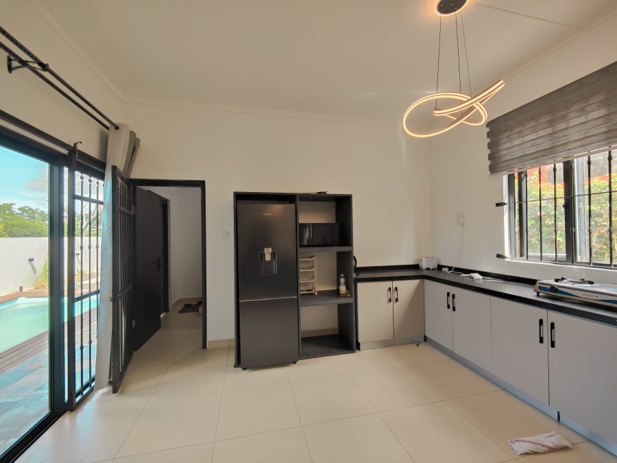 GROUND FLOOR APARTMENT FOR RENT – GRAND BAIE photograph 2