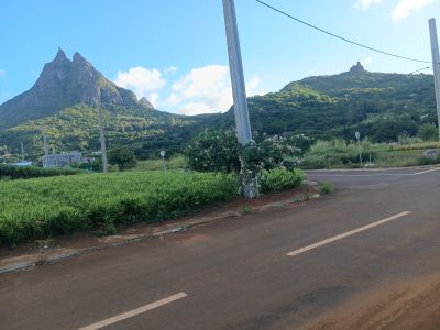 🌿 Residential Land in Crève Cœur 🏡
