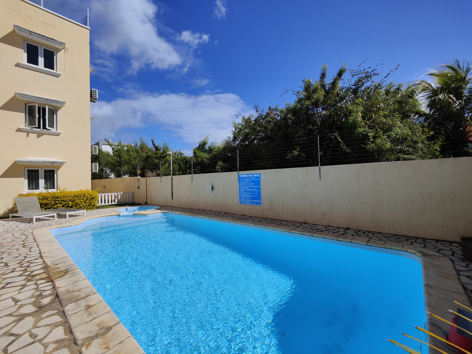 🏡 FOR SALE – 1st Floor Apartment in Chemin 20 Pieds, Grand Baie 🏡 photograph 1